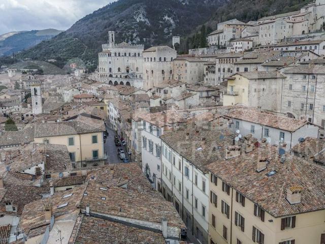 Appartamento in vendita di 100 m² in Via Glovanni Ansidei, 40