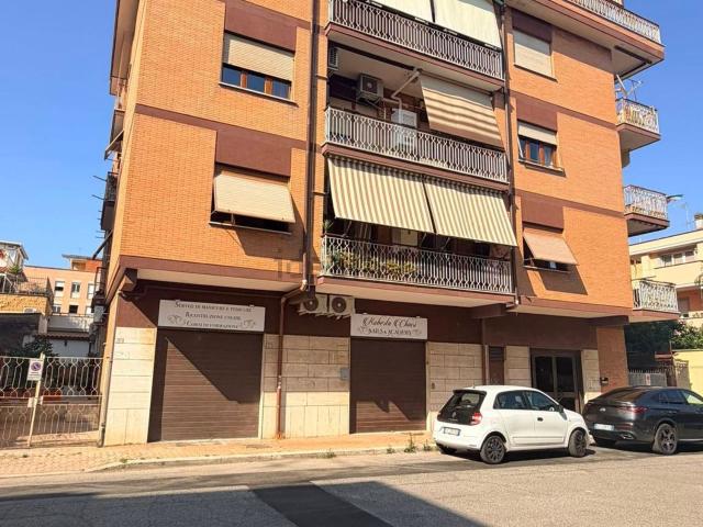 Appartamento in vendita di 100 m² in Via Guglielmo Andreoni, 6