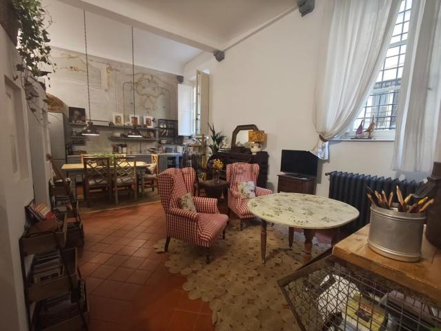 Appartamento in vendita di 100 m² in Via Guinigi
