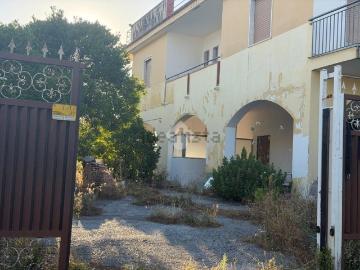 Appartamento in vendita di 100 m² in Via D. Cirillo, 69