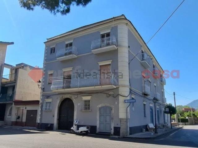 Appartamento in vendita di 100 m² in Via D. Cirri Rescigno, 47