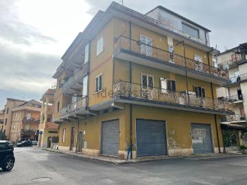 Appartamento in vendita di 100 m² in Via Domenico Antonio Basile, 46