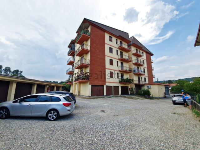 Appartamento in vendita di 100 m² in Via Don Enrico Locatelli