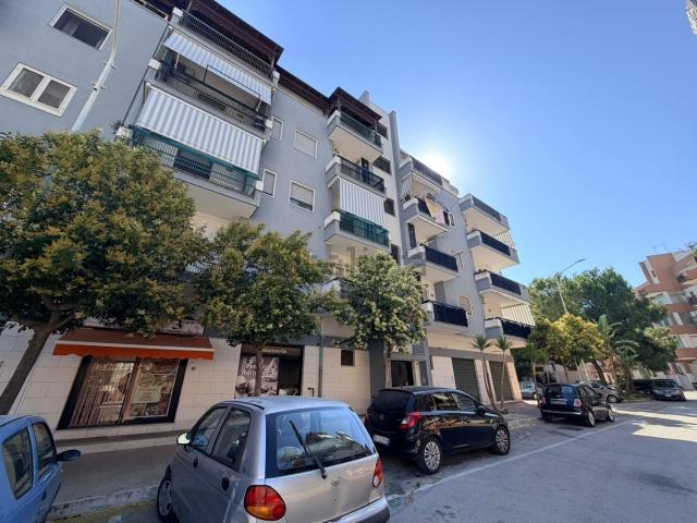 Appartamento in vendita di 100 m² in Via Don Giuseppe Rossi, 13