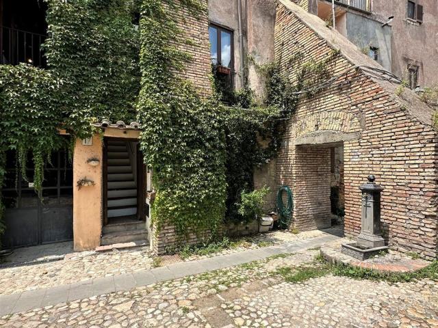 Appartamento in vendita di 100 m² in Via Dante Alighieri, 15