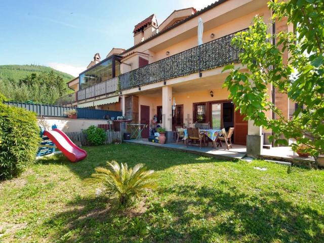 Appartamento in vendita di 100 m² in Via Degli Agrifogli
