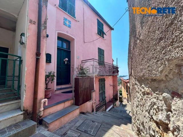 Appartamento in vendita di 100 m² in Via degli Aranci, 18