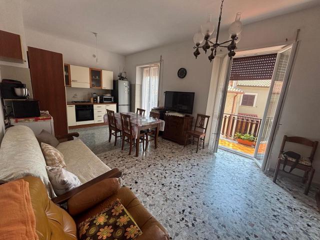Appartamento in vendita di 100 m² in Via del Municipio