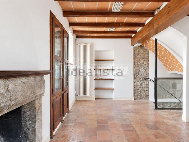 Appartamento in vendita di 100 m² in Via del Mercato, 59