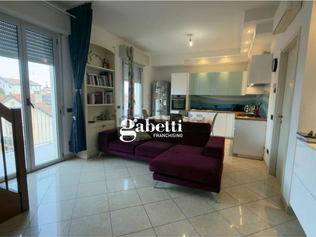 Appartamento in vendita di 100 m² in Via del Pioppo, 9