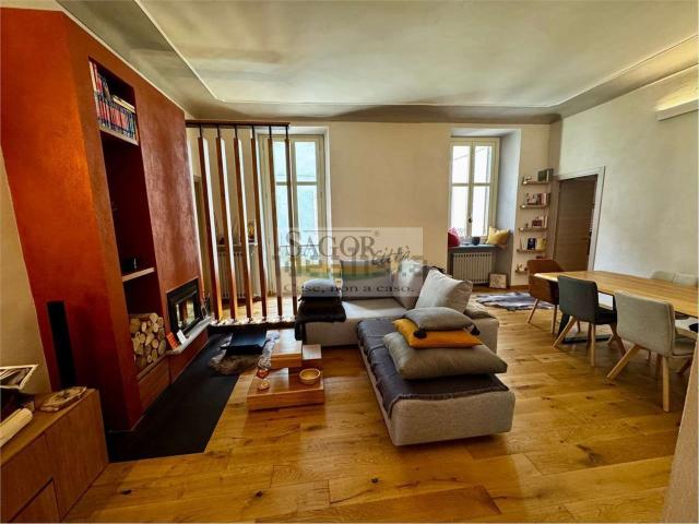 Appartamento in vendita di 100 m² in Via del Pino, 55