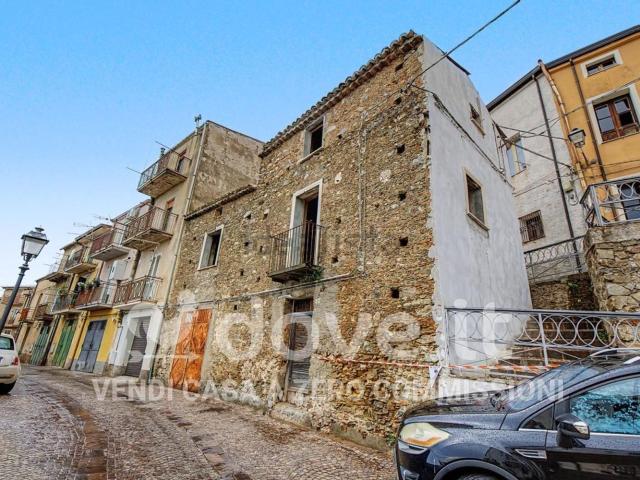 Appartamento in vendita di 100 m² in Via del Popolo, 1181
