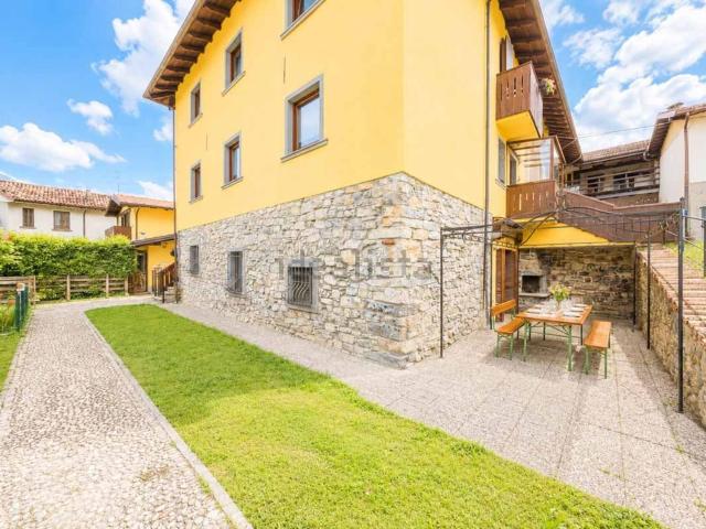 Appartamento in vendita di 100 m² in Via dell&apos Agro, 13