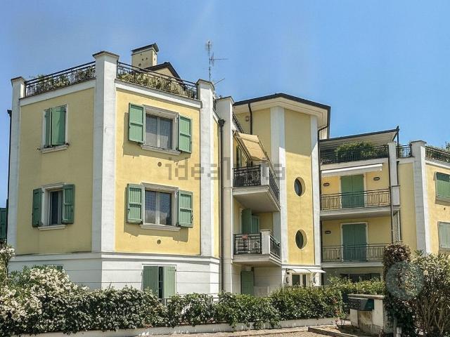 Appartamento in vendita di 100 m² in Via dell&apos Uva, 11
