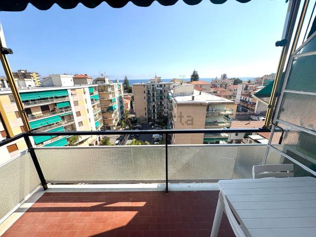 Appartamento in vendita di 100 m² in Via della Cornice