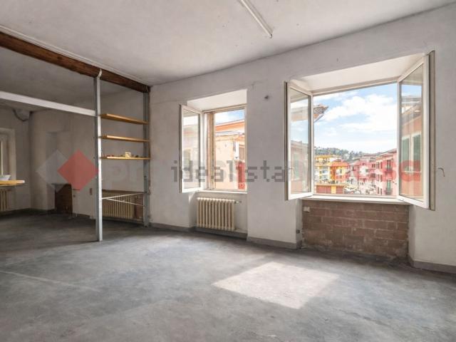 Appartamento in vendita di 100 m² in Via della Cisterna, 1