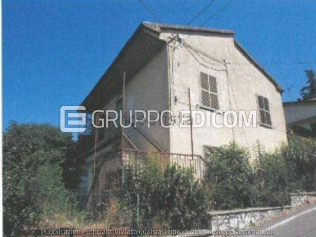 Appartamento in vendita di 100 m² in Via della Rinascita