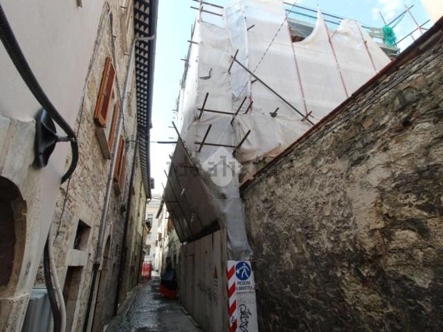 Appartamento in vendita di 100 m² in Via della Tribù Fabia, 10