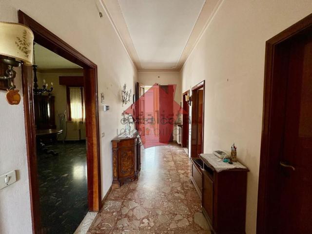 Appartamento in vendita di 100 m² in Via della Vergine