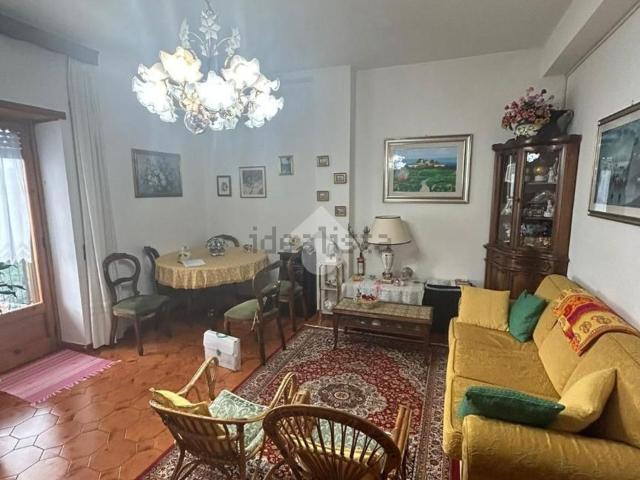 Appartamento in vendita di 100 m² in Via delle Ceracchie, 2