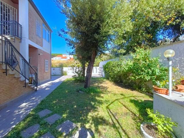 Appartamento in vendita di 100 m² in Via delle Azalee, 42