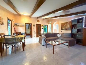 Appartamento in vendita di 100 m² in Via delle Ninfe, 11