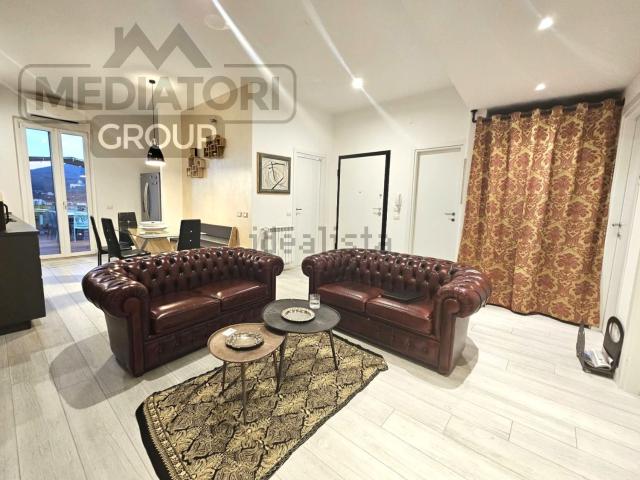 Appartamento in vendita di 100 m² in Via delle Panche, 99
