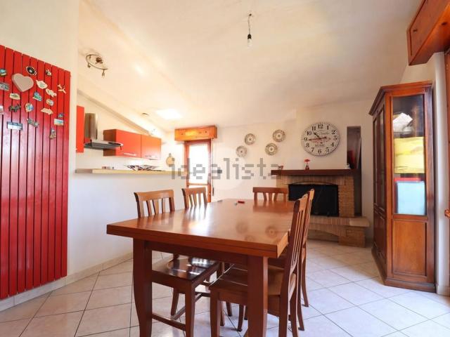 Appartamento in vendita di 100 m² in Via delle Rose, 11