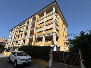 Appartamento in vendita di 100 m² in Via delle Regioni, 33
