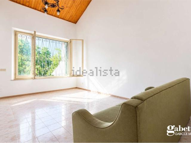 Appartamento in vendita di 100 m² in Via delle Tamerici, 22