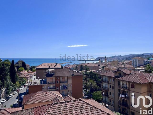Appartamento in vendita di 100 m² in Via Diano Calderina, 23