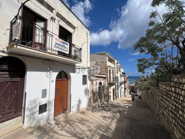 Appartamento in vendita di 100 m² in Via Discesa Marina, 33