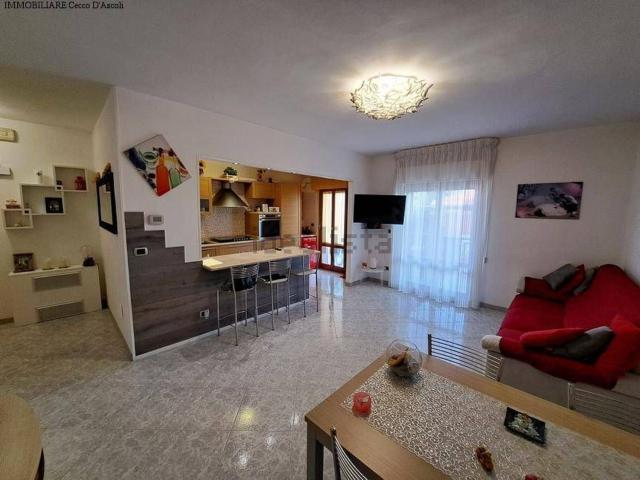 Appartamento in vendita di 100 m² in Via Emidio Luzi