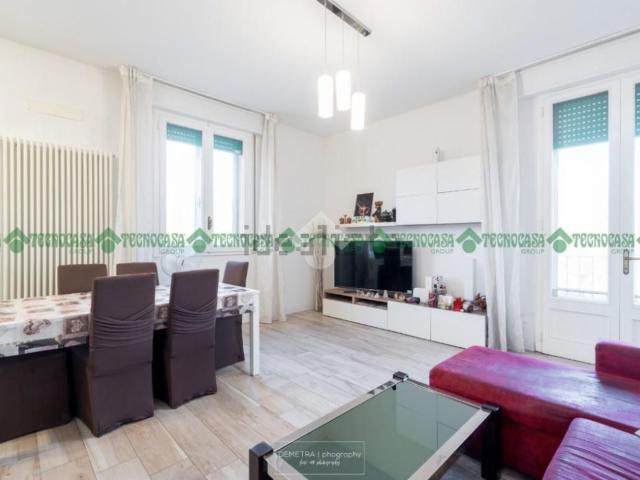 Appartamento in vendita di 100 m² in Via Emilia, 49