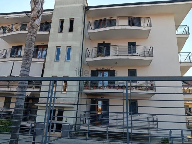 Appartamento in vendita di 100 m² in Via Enrico De Nicola