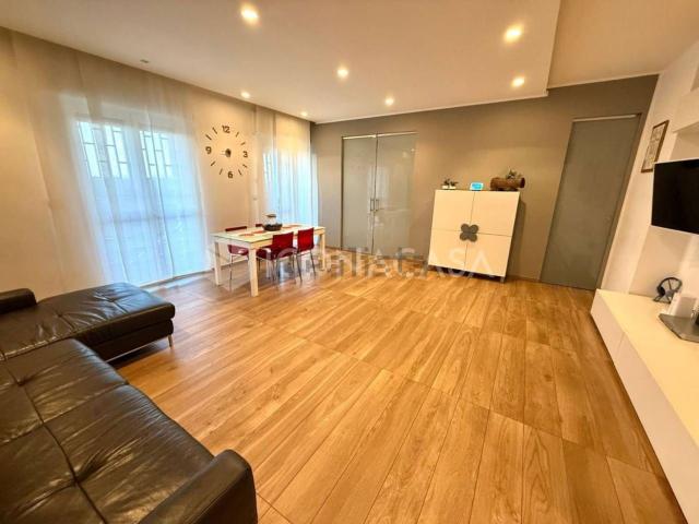 Appartamento in vendita di 100 m² in Via Enrico de Nicola, 9