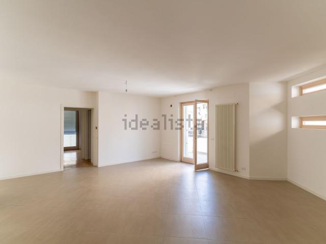 Appartamento in vendita di 100 m² in Via Edmondo de Amicis, 50