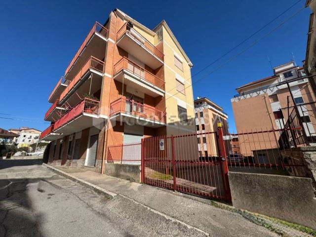 Appartamento in vendita di 100 m² in Via Euripide