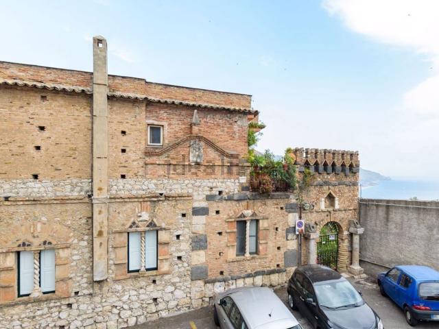 Appartamento in vendita di 100 m² in Via Fontana Vecchia, 5