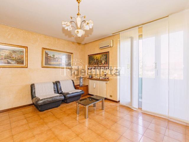 Appartamento in vendita di 100 m² in Via Fiordalisi, 18