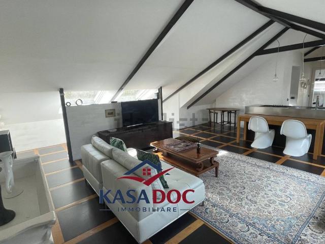 Appartamento in vendita di 100 m² in Via Francesco Acri