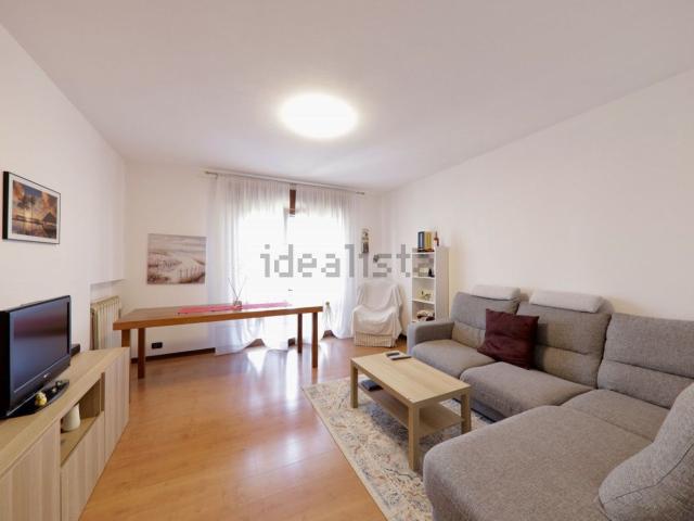 Appartamento in vendita di 100 m² in Via Francesco Petrarca