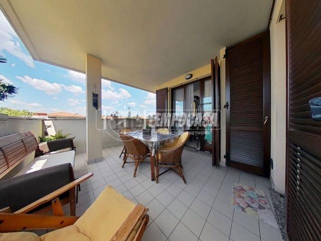 Appartamento in vendita di 100 m² in Via Fratelli Cervi, 11