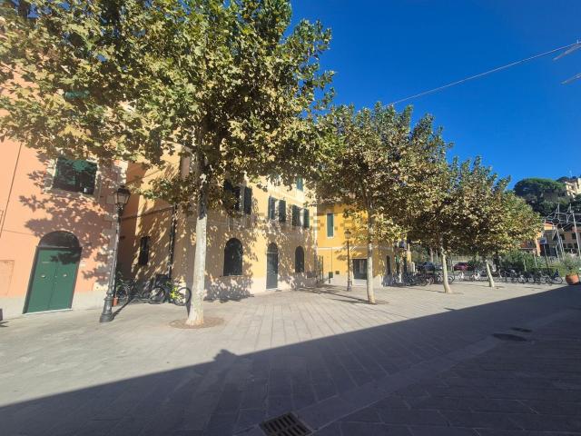 Appartamento in vendita di 100 m² in Via Fratelli Rezzano, 8
