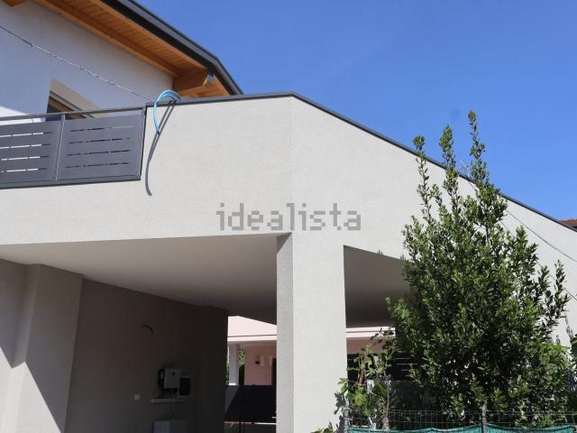 Appartamento in vendita di 100 m² in Via Ippolito Nievo