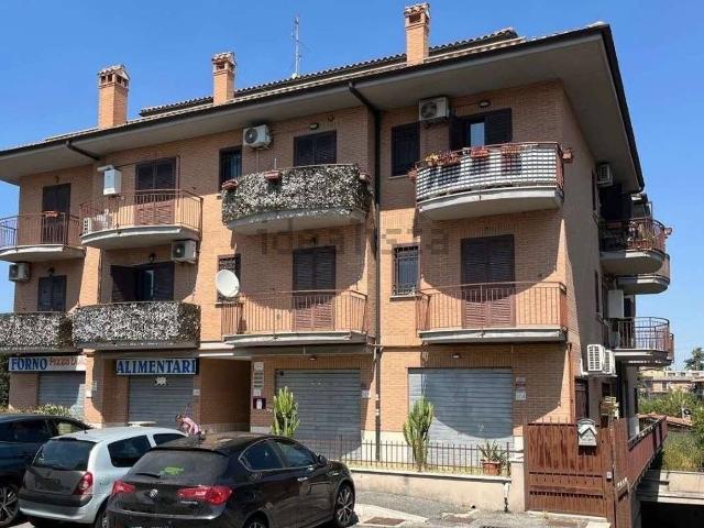 Appartamento in vendita di 100 m² in Via Ortucchio