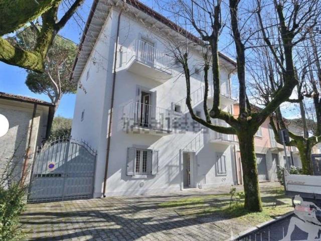 Appartamento in vendita di 100 m² in Via L. Raffaelli, 12