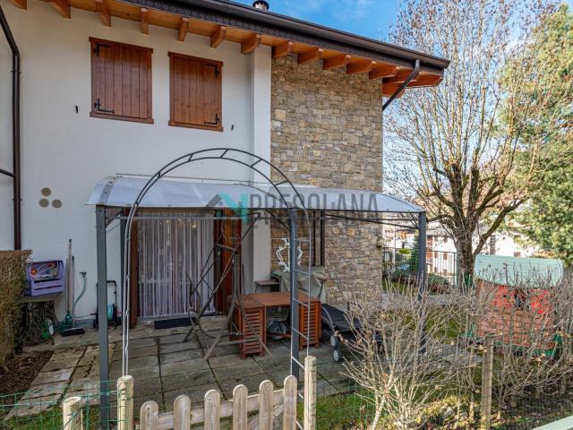 Appartamento in vendita di 100 m² in Via LOCATELLI, 20