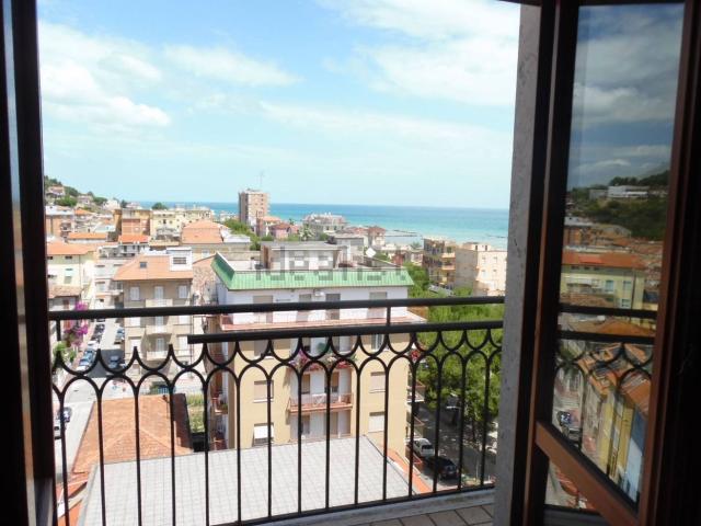Appartamento in vendita di 100 m² in Via Laureati