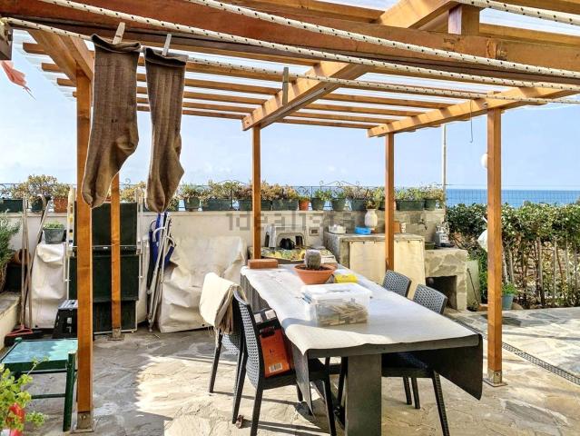Appartamento in vendita di 100 m² in Via Lardarina